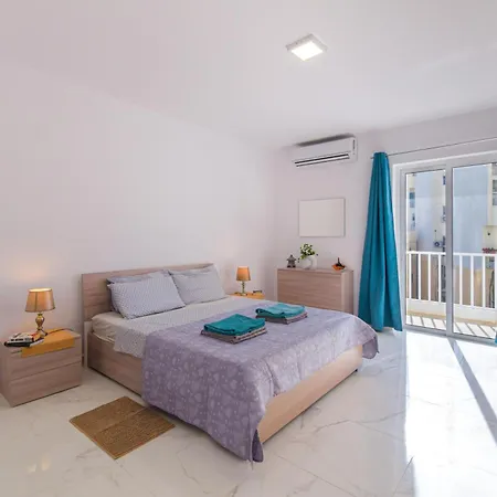 Apartment Brand New 3 Bdr 2 Bth B10