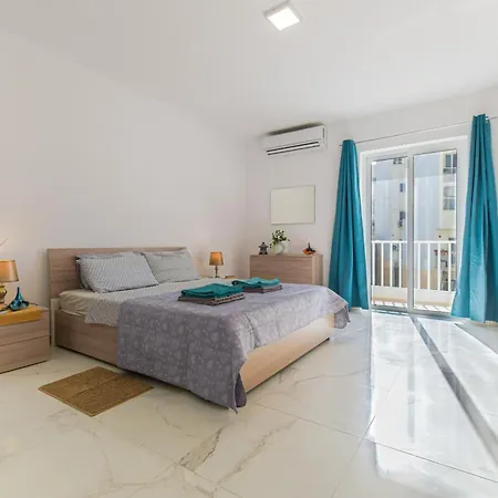 Apartment Brand New 3 Bdr 2 Bth B10