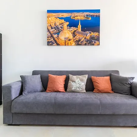 Apartment Brand New 3 Bdr 2 Bth B10 *