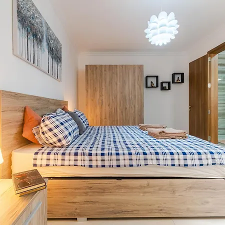 Apartment Brand New 3 Bdr 2 Bth B10