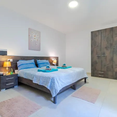 Brand New 3 Bdr 2 Bth B10 Apartment