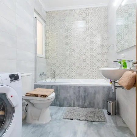 Brand New 3 Bdr 2 Bth B10