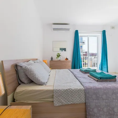 Brand New 3 Bdr 2 Bth B10 Apartment