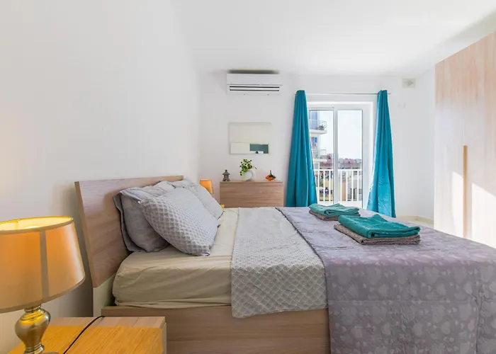 Apartment Brand New 3 Bdr 2 Bth B10