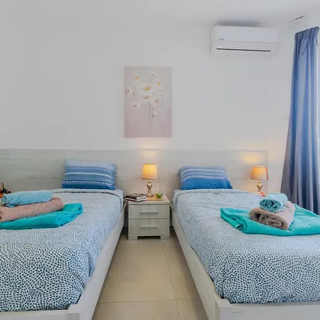 Apartament Brand New 3 Bdr 2 Bth B10 *